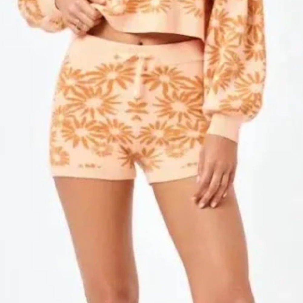 $99 NWT Peach L*Space “Plumeria” Sweater Knit Shorts Sz Small